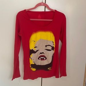 Betsey Johnson vintage long sleeved vampire Marlyn Monroe   tee. Size M/L